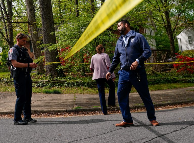 Polícia v USA rieši bombovú hrozbu v dome brata pápeža Leva XIV.