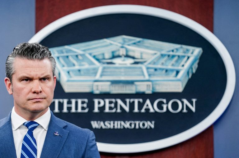 U.S. minister obrany Pete Hegseth.
