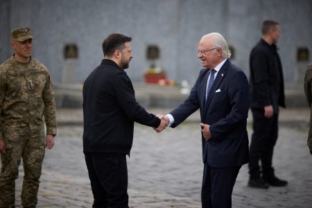 Švédsky kráľ pricestoval do Ľvova, stretol sa so Zelenským