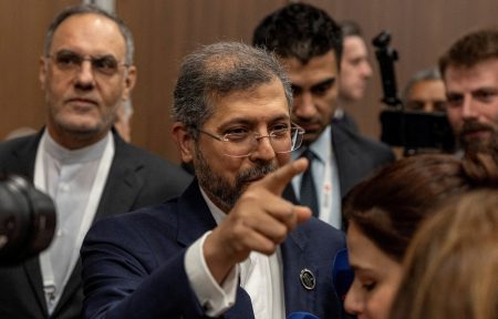 Trump Leaves Iran Without a Deadline as Talks Stall