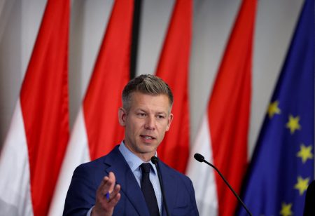 Magyar plánuje telefonát s Ficom o Benešových dekrétoch