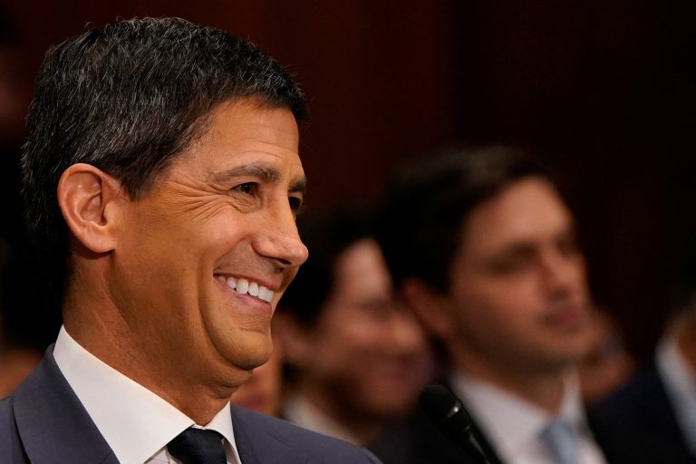 Kevin Warsh na fotografii.