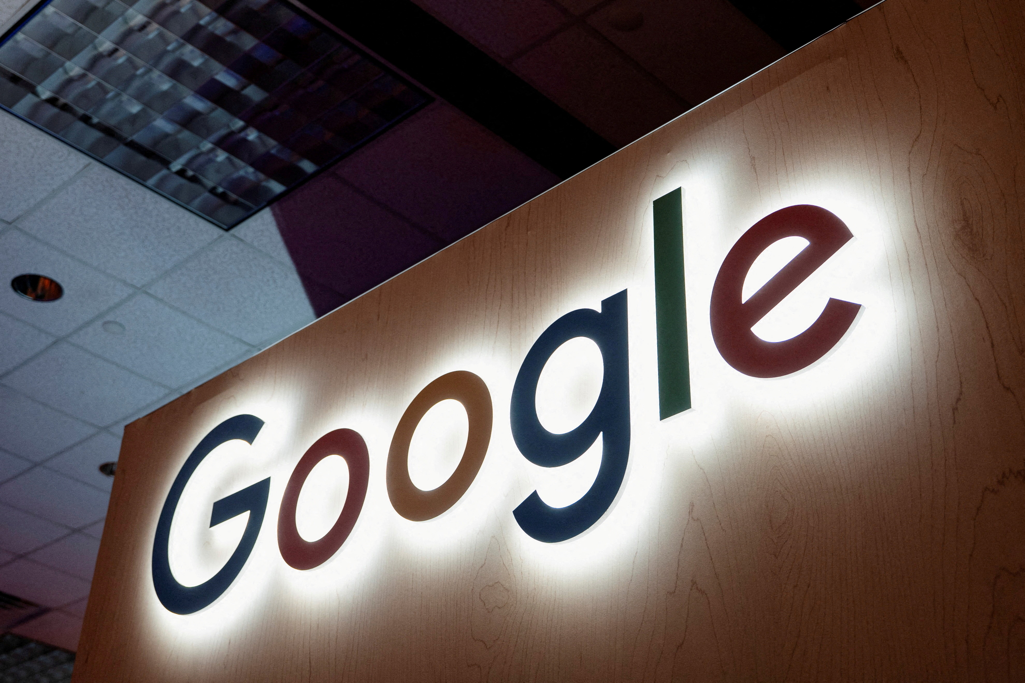 Google a Pentagón uzavreli tajnú AI dohodu pre vládne operácie