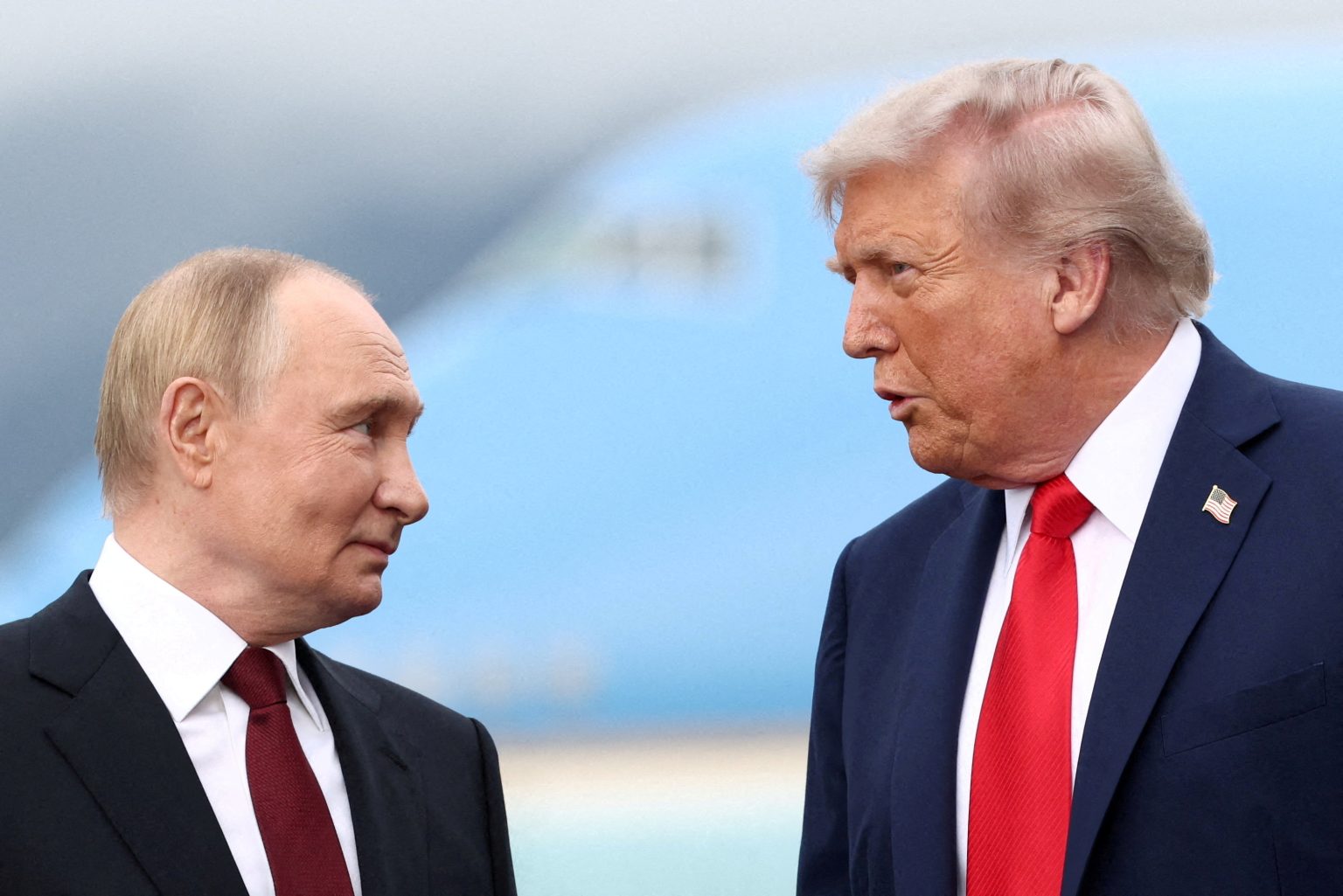 Vladimir Putin a Donald Trump. Foto: Kevin Lamarque/Reuters