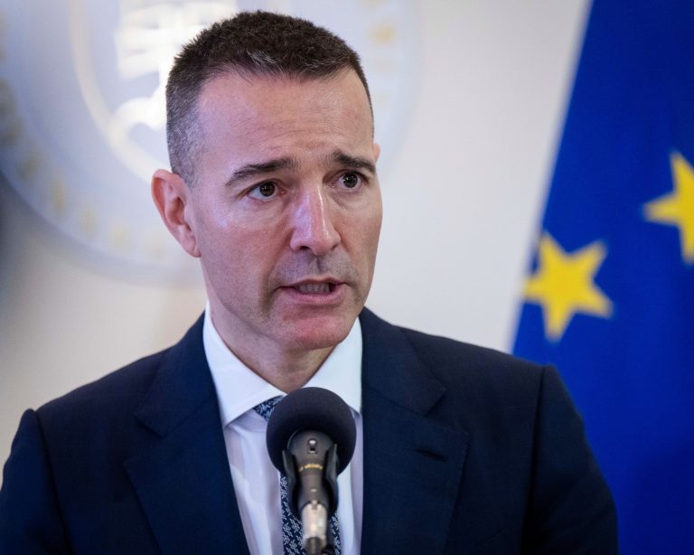 Drucker chce zvýšiť kompenzačné príspevky pre učiteľov