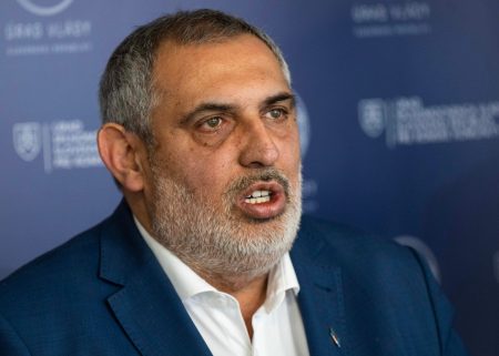 Dotácia pre združenie blízke rodine splnomocnenca Daška vyvolala otázky o konflikte záujmov