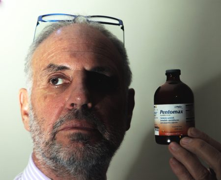 Robiť to po švajčiarsky: Philip Nitschke a samovražedná kapsula