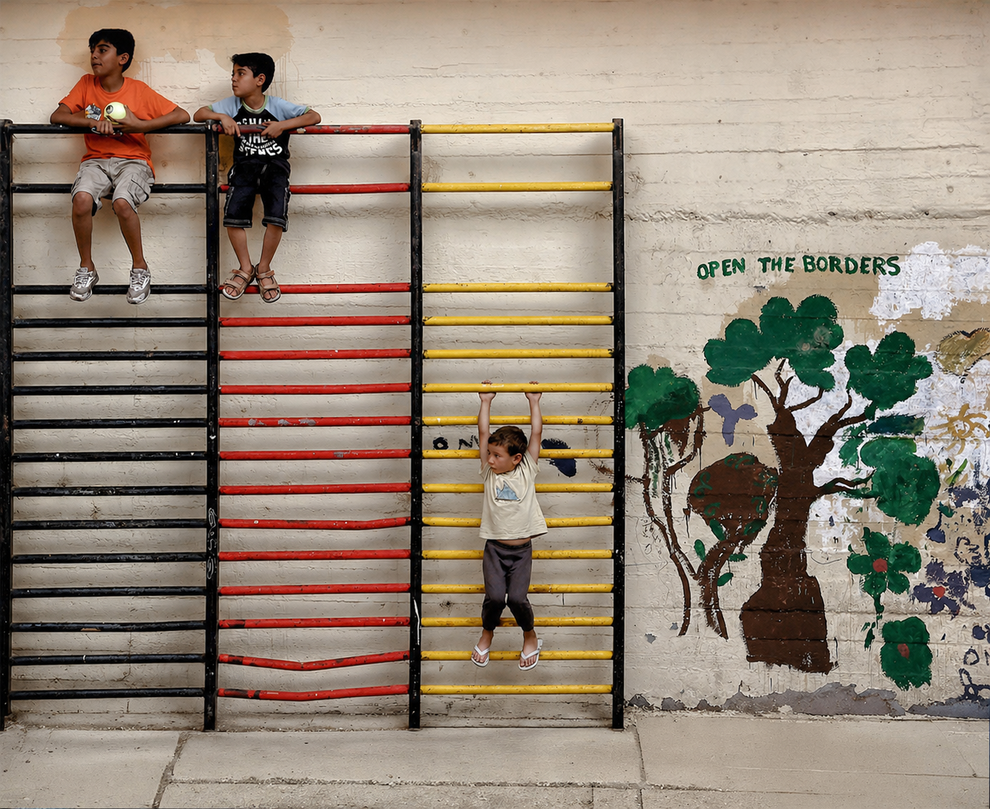 Across energy, migration and social policy, Germany’s leaders are defying economic realities and deepening the country’s crisis. Photo: Aris Messinis/AFP/Profimedia/AI