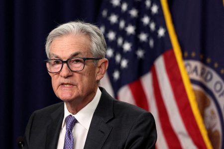 Fed Leaves Rates Unchanged, Signals Caution