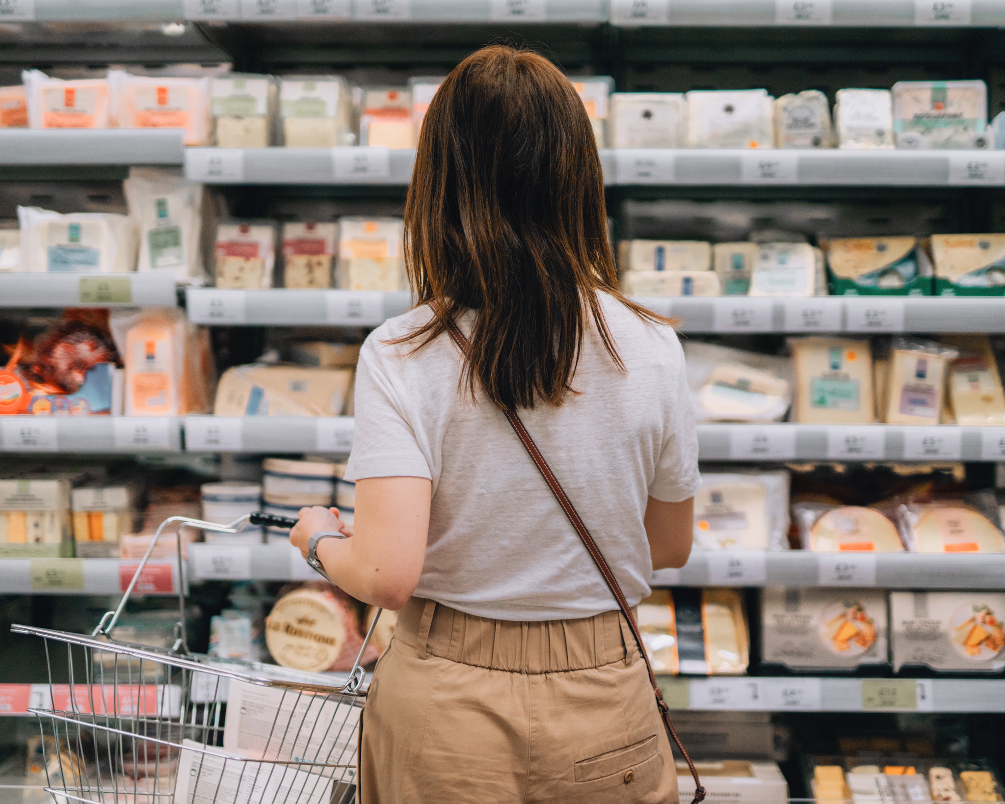 Lacnejšie potraviny nestačia. Rodiny stále ťažia ceny bývania a energií