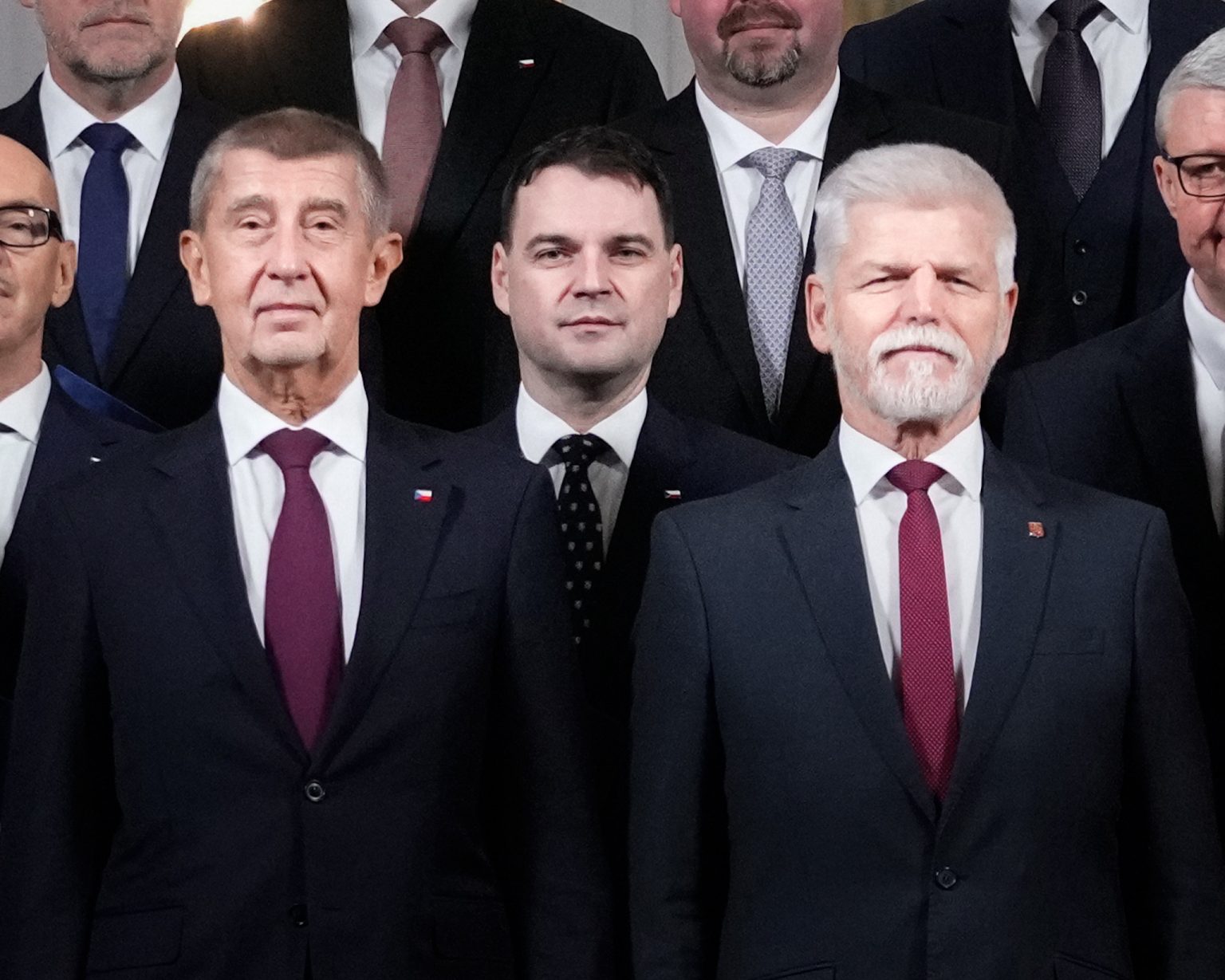 Prezident Českej republiky Petr Pavel a premiér Andrej Babiš. Uprostred Petr Macinka. Foto: Petr David Josek/AP Photo
