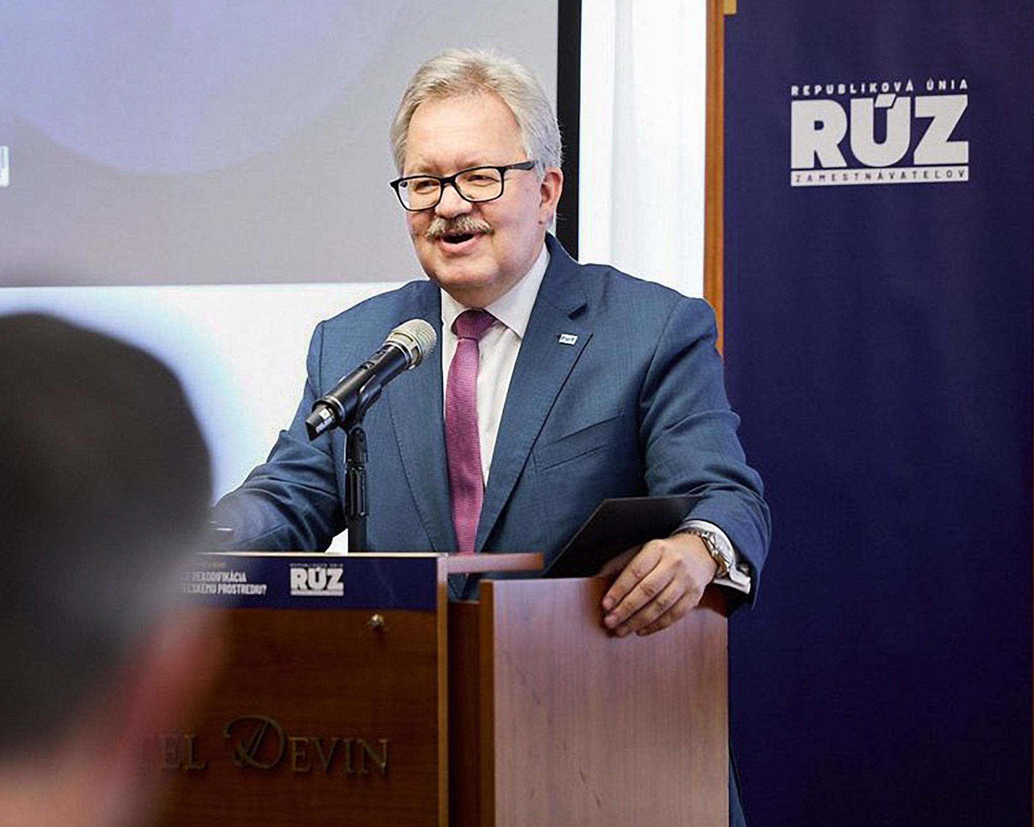 Nazývať zvyšovanie daní konsolidáciou je orwellovský newspeak, vraví Spišák z RÚZ