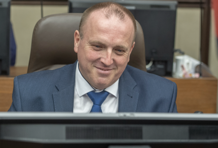 Štát chce dostať plne pod kontrolu jadrovú spoločnosť JESS