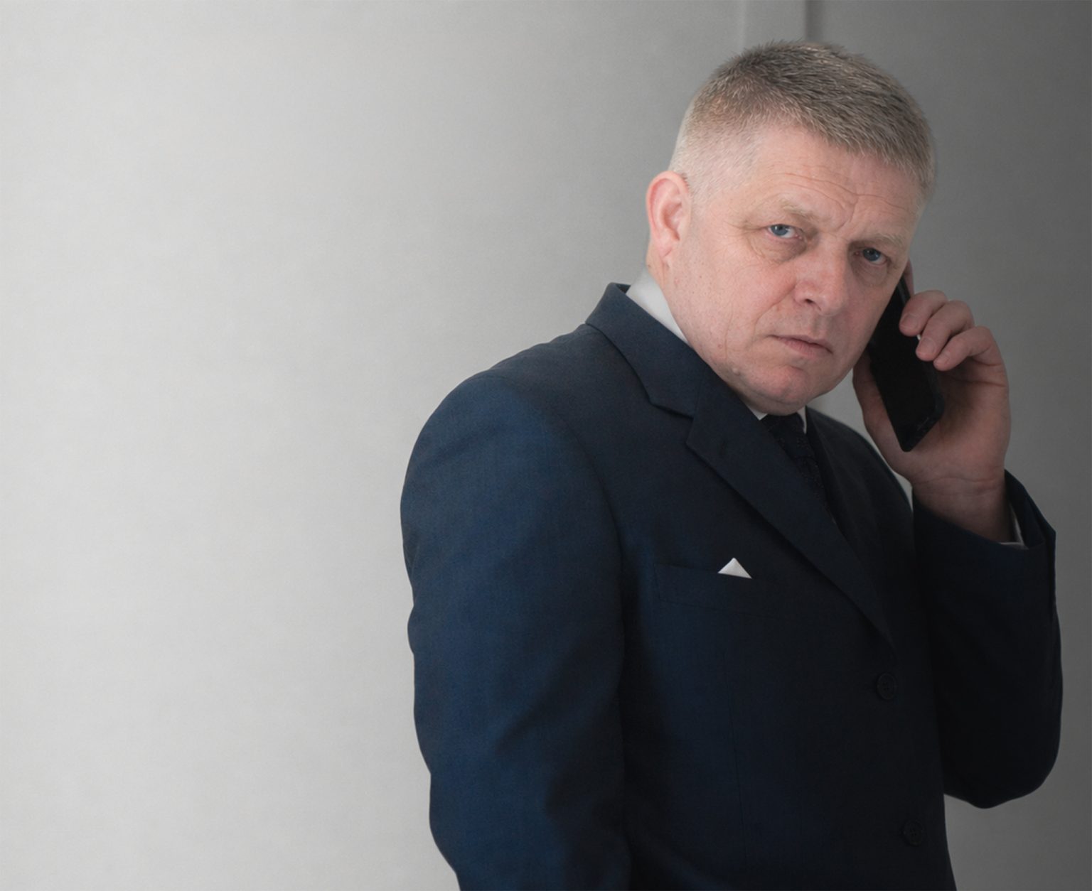 Robert Fico (fotografia bola upravená umelou inteligenciou). Foto: Tomáš Halász / TASR / AI