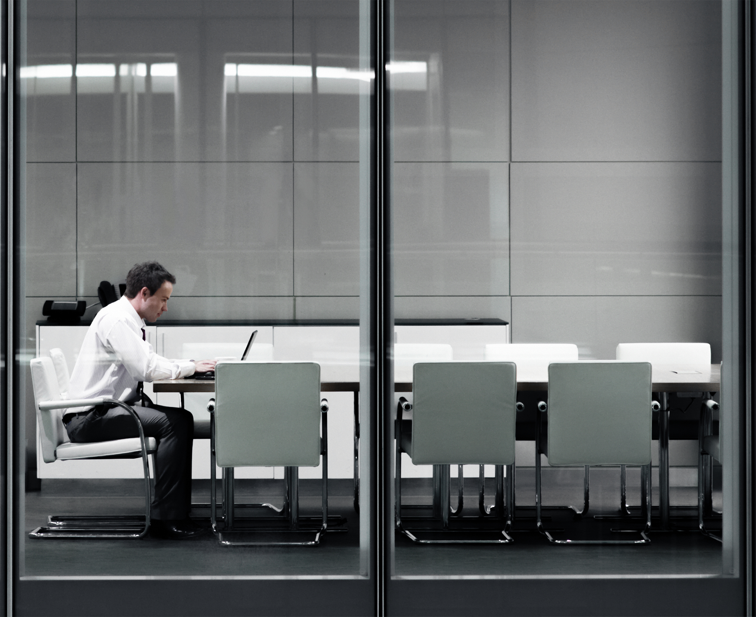 Slovensko nezaostáva len v číslach. Podnikom chýbajú ľudia pripravení na výzvy trhu