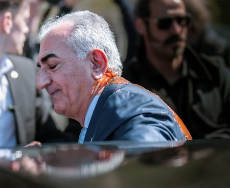Reza Pahlavi in Berlin: Media Criticism, Tomato Sauce Attack and a Campaign for Freedom