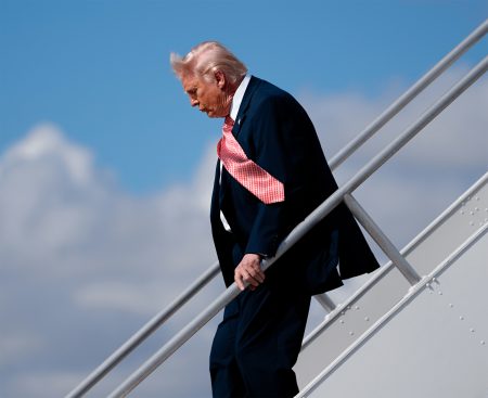 Drahé energie tlačia na Trumpa. Pripustil koniec vojny s Iránom aj bez dohody