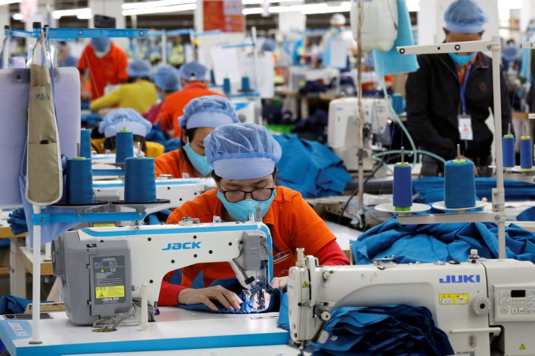 Inflation Accelerates in Vietnam in April as Trade Deficit Widens