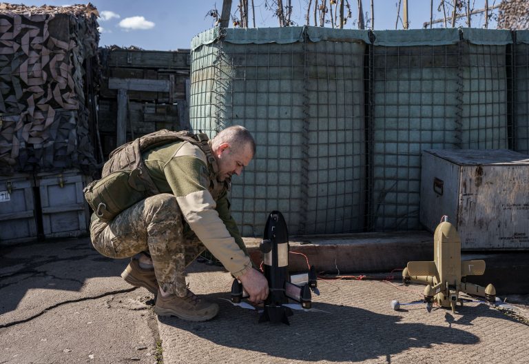 Ruský dron narušil vzdušný priestor NATO, Rumunsko vyslalo F-16