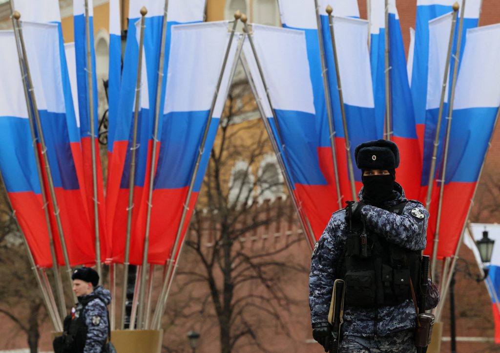Ruská garda (Росгвардия) v Moskve. Foto: Anastasia Barashkova/Reuters