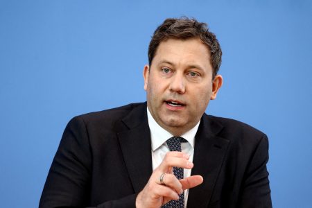 Germany Pushes Oil Firms to Pass on Fuel Tax Cut