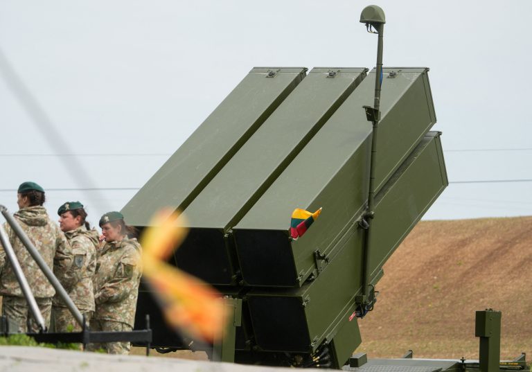 Systém protivzdušnej obrany Patriot počas vojenského cvičenia.