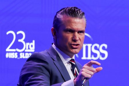 Pete Hegseth hovorí na bezpečnostnom summite v Singapure.