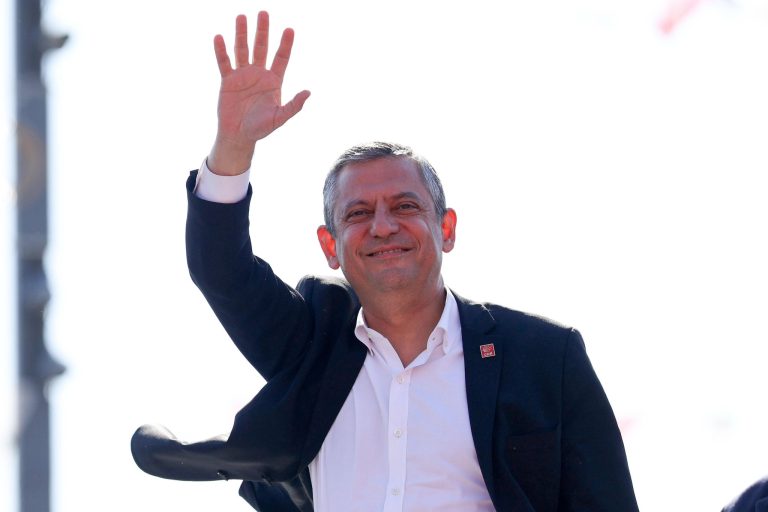 Özgür Özel.