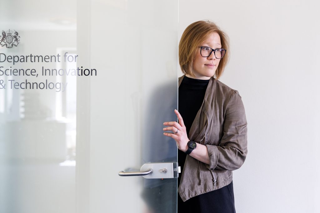 Hlavná technologická riaditeľka AI Security inštitútu Jade Leungová. Foto: Jeremie Souteyrat/New York Times