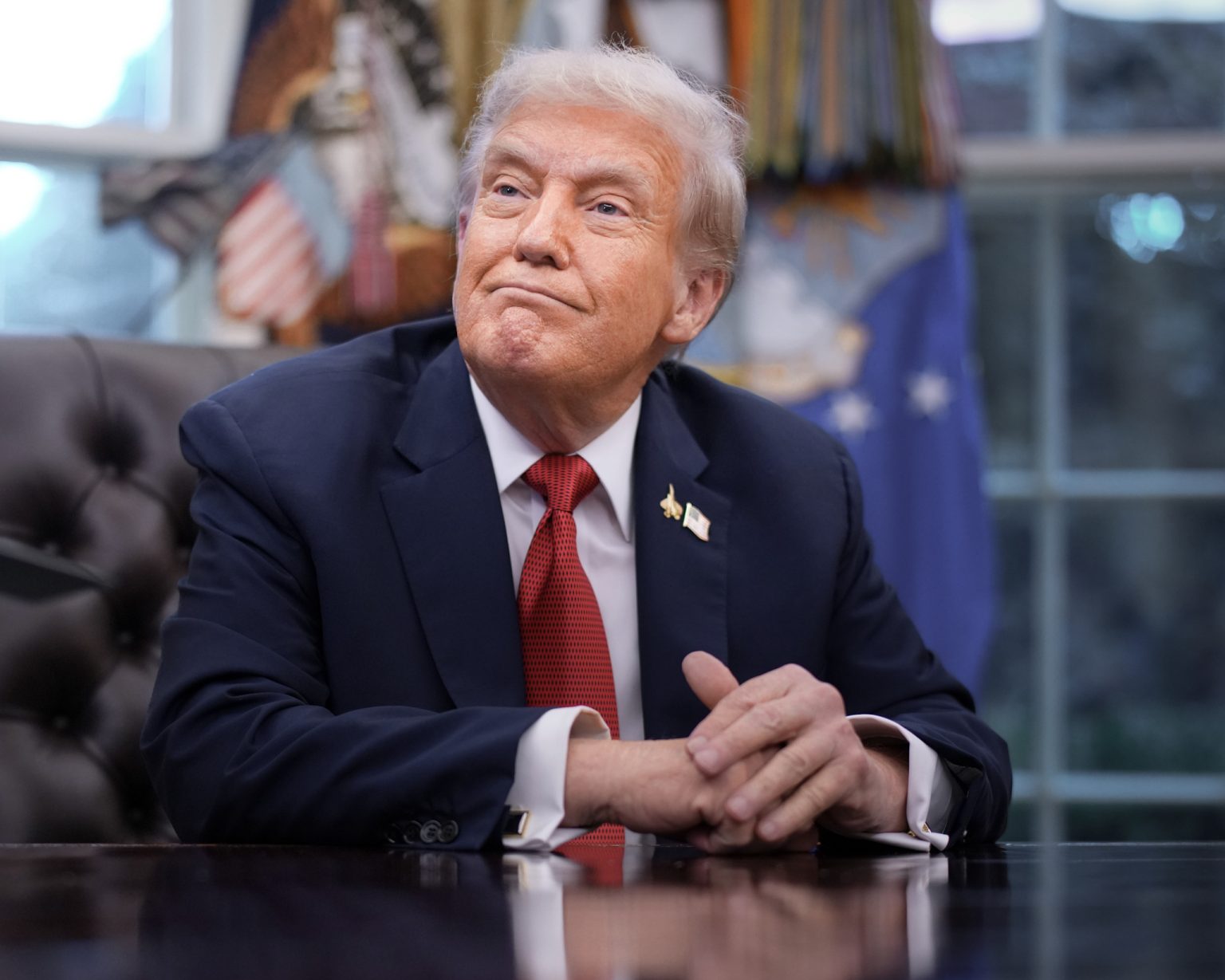 Donald Trump v Oválnej pracovni.
