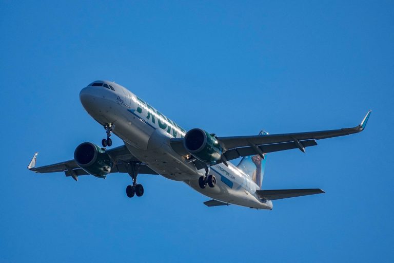 Frontier Airlines plane