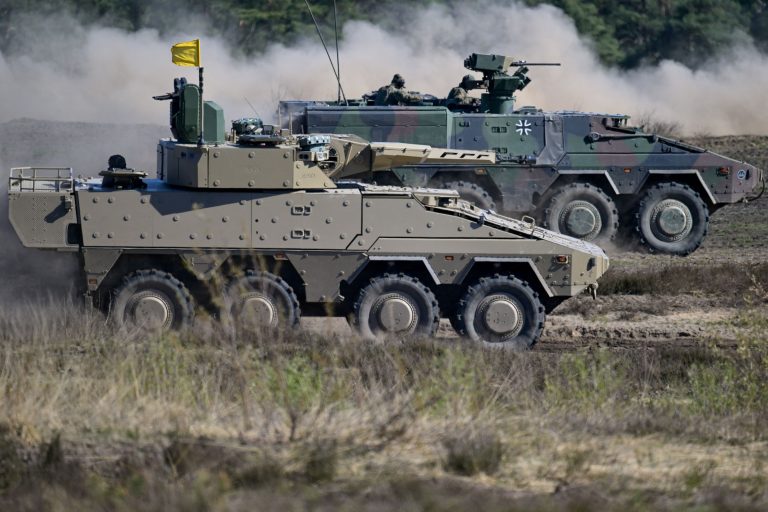 USA zatiaľ v Nemecku nerušia rakety Tomahawk