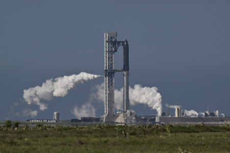 Štart kozmickej lode SpaceX Starship.