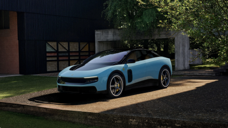 Ferrari predstavuje svoj prvý elektrický automobil Luce.