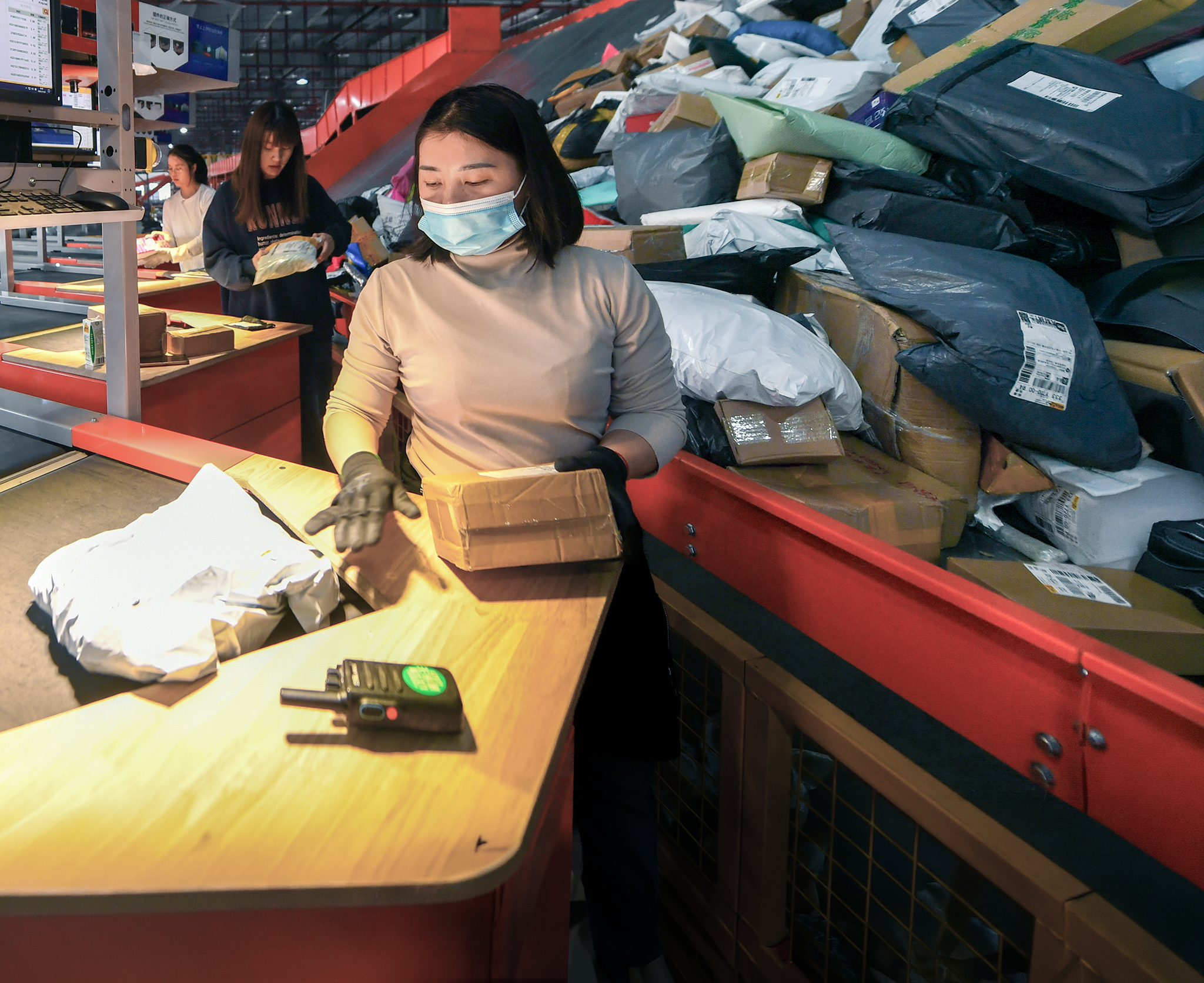 EU Crackdown Threatens the Era of Cheap Temu Parcels