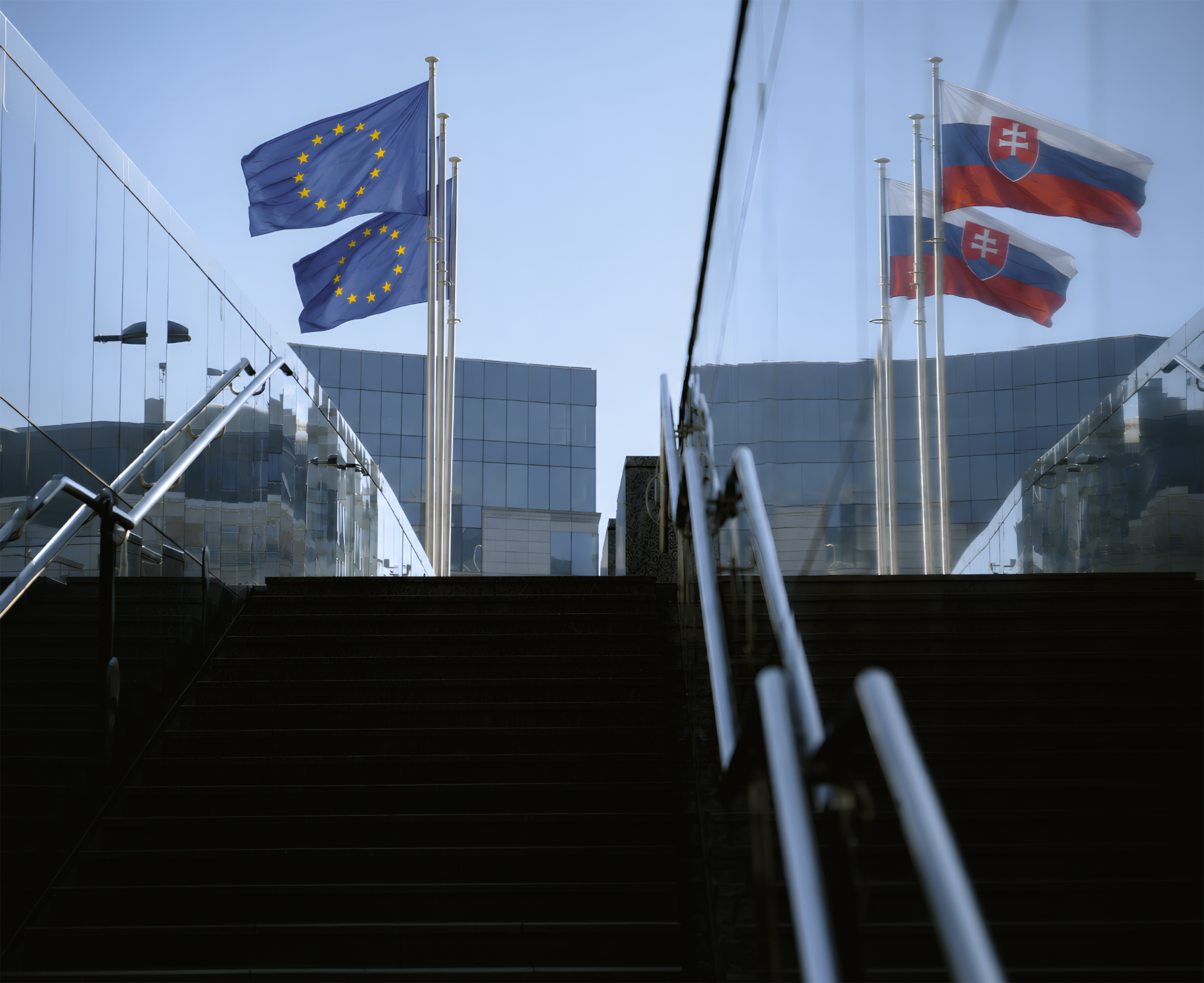 Zo snahy zmrazovať Slovensku eurofondy cítiť viac aktivizmus Bruselu ako fakty