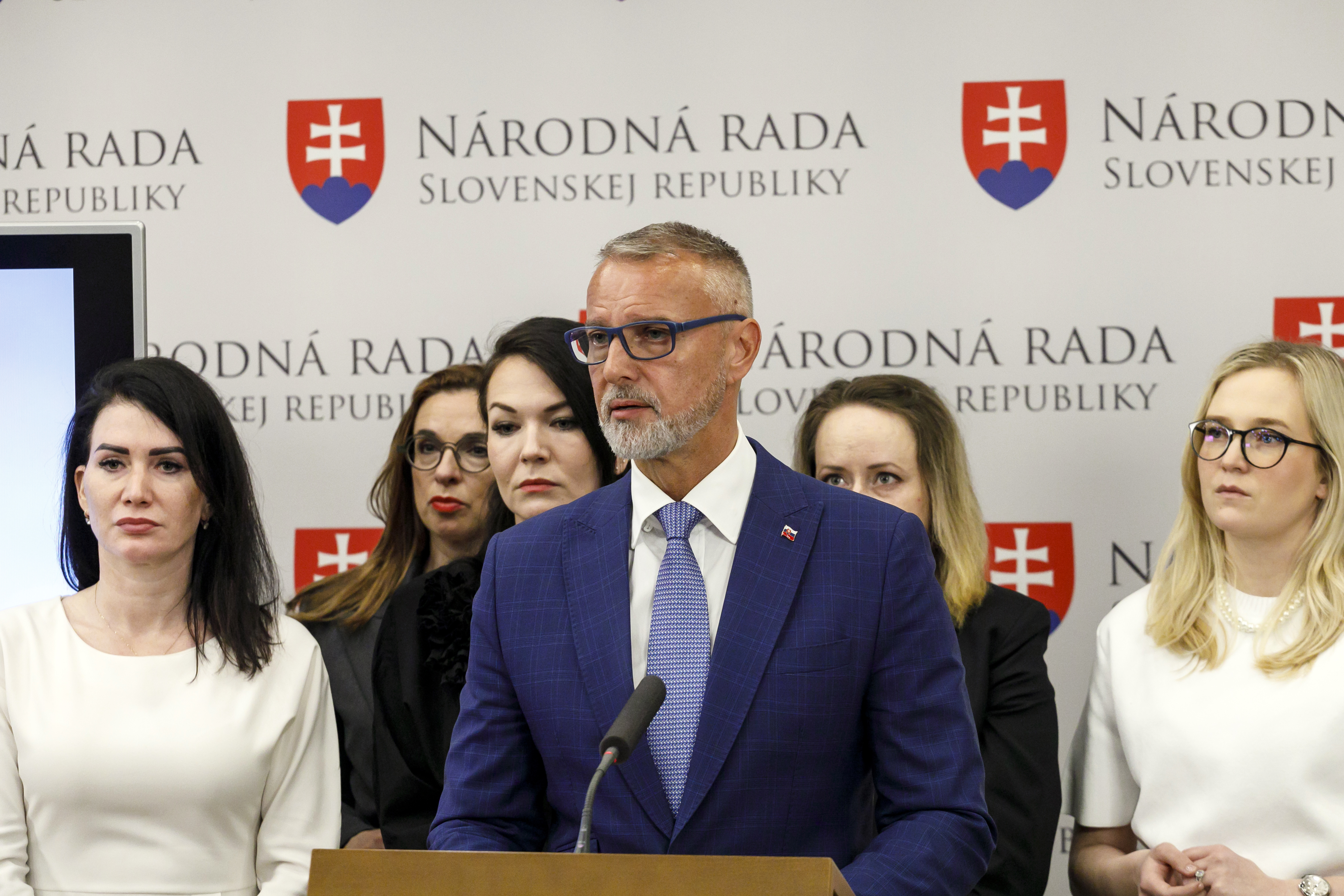 Sexizmus, vyhrážky aj obťažovanie. Výskum mapoval skúsenosti slovenských političiek