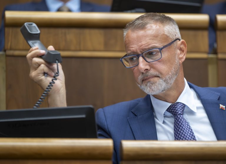 Predseda parlamentu SR Richard Raši.