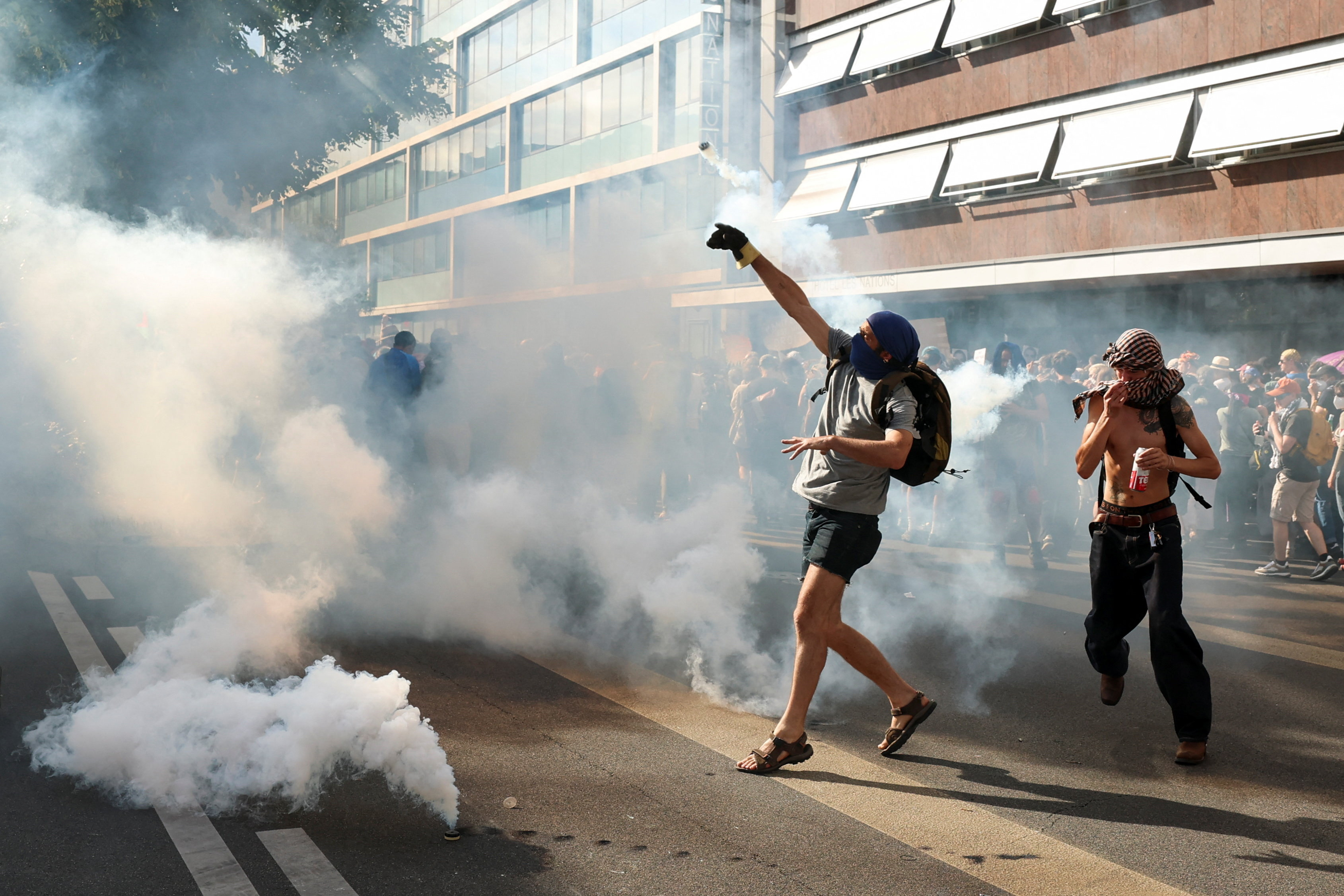 Anti-Globalist Geneva Protests Turn Violent Ahead of G7