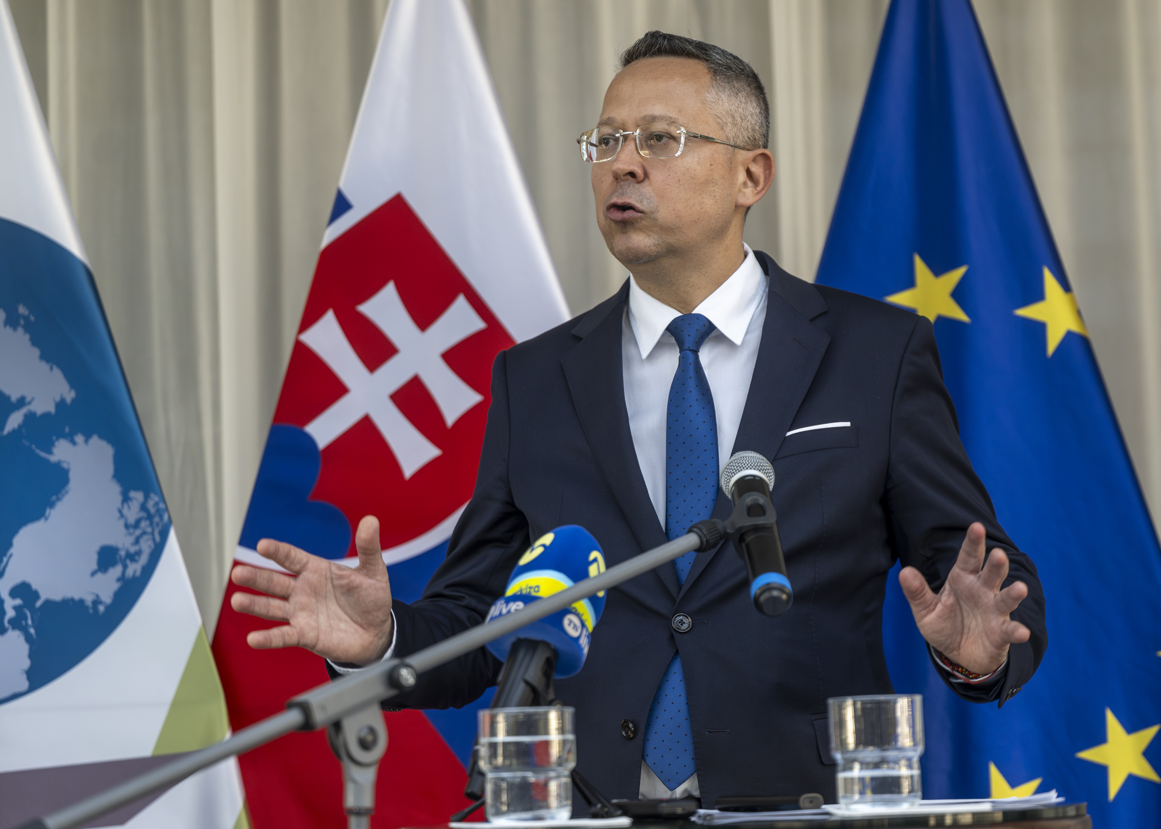 Kamenický pripúšťa úpravu transakčnej dane, ak sa výpadok nahradí. Nejde o posvätnú kravu