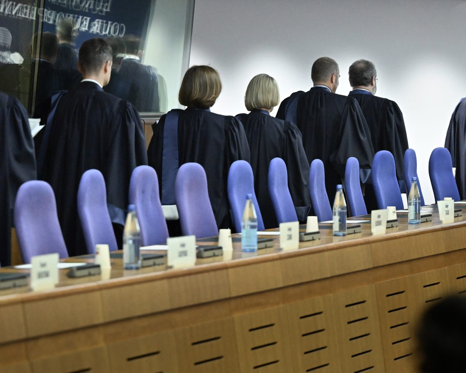 Sudcovia Európskeho súdu pre ľudské práva prichádzajú do Veľkej komory.