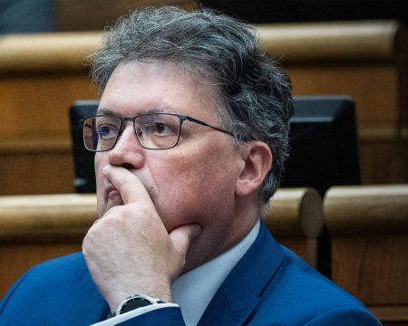 Ján Horecký v pléne Národnej rady SR.