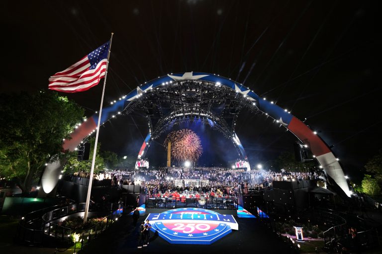 Prezident USA Donald Trump hostí UFC Freedom 250.