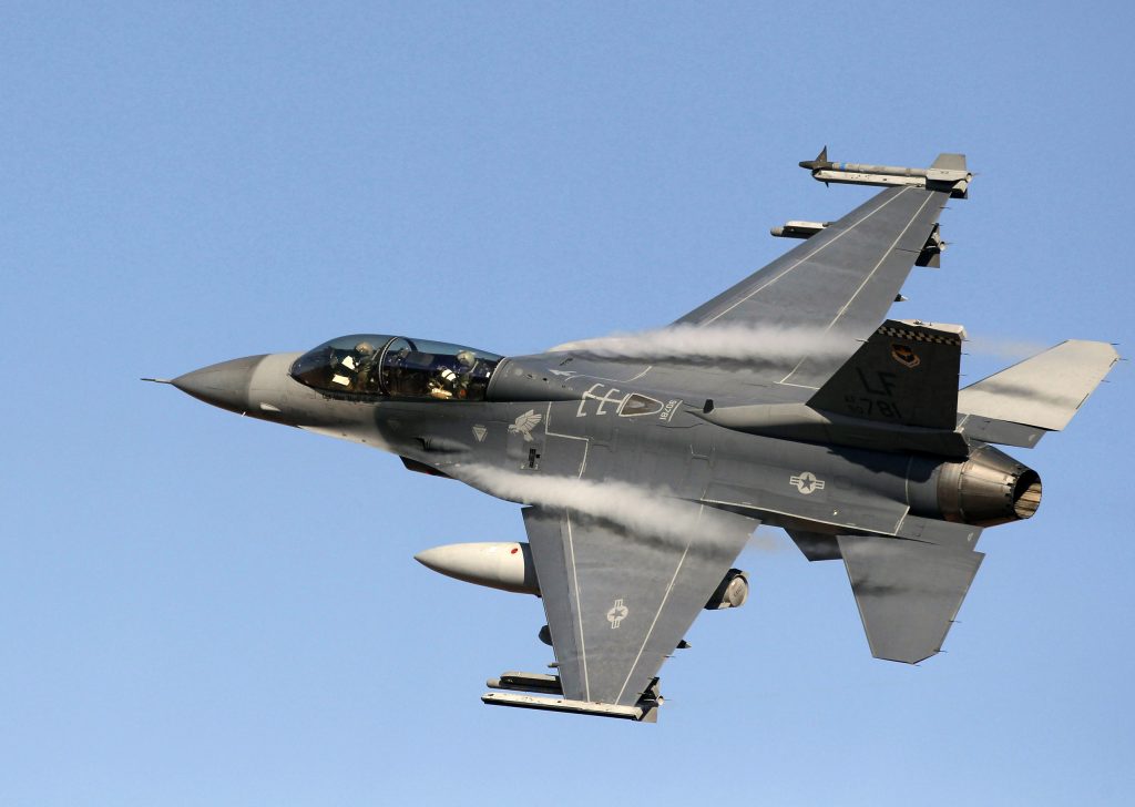 U.S. Air Force F-16 fighter jet makes a low pass during a live training exercise at the Barry M. Goldwater Air Force Range in Gila Bend, Arizona, on Dec. 19, 2011. Photo: David Kadlubowski/New York Times