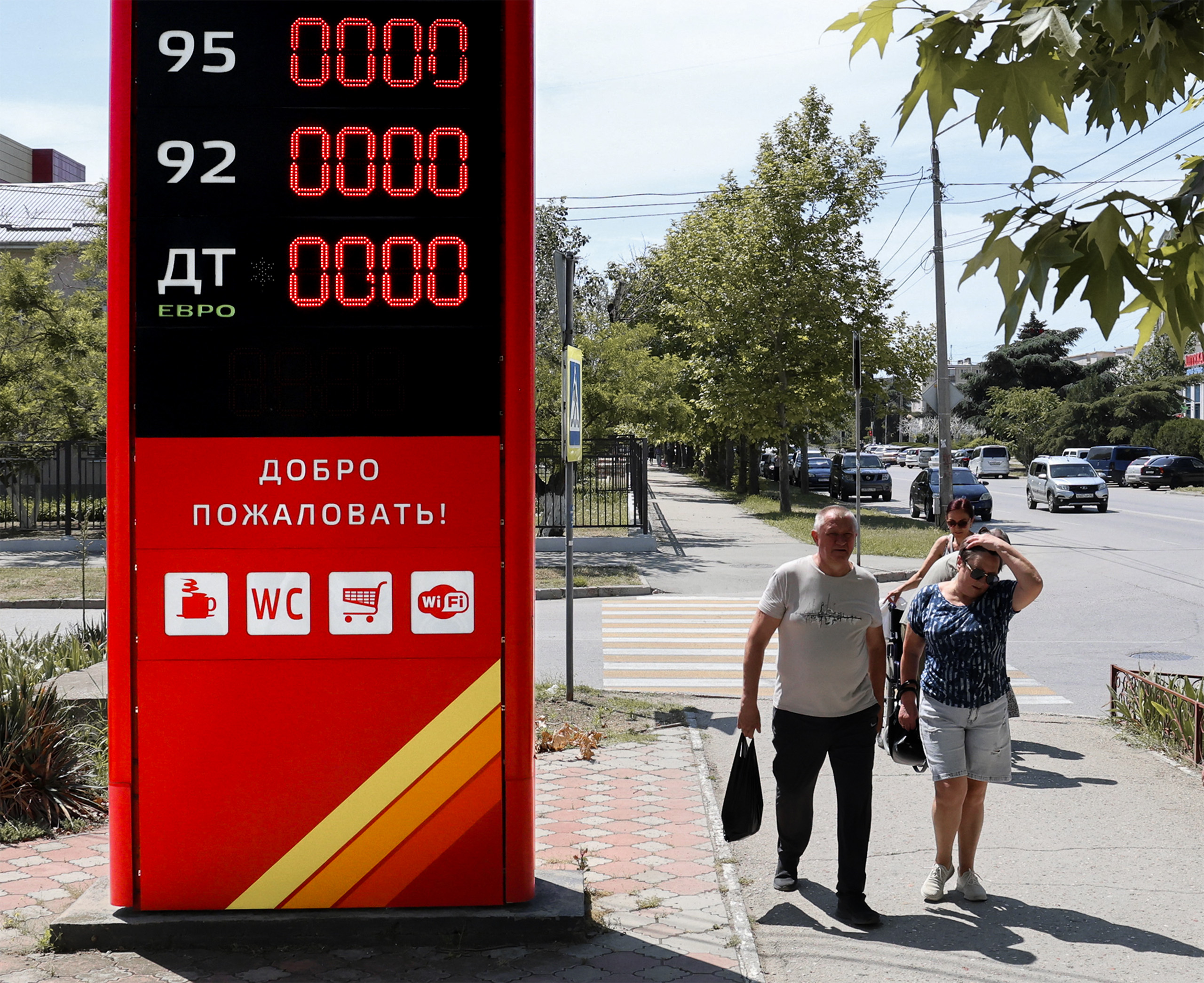 No Fuel, No Bridge, No Way Out: Crimea's Slow Collapse