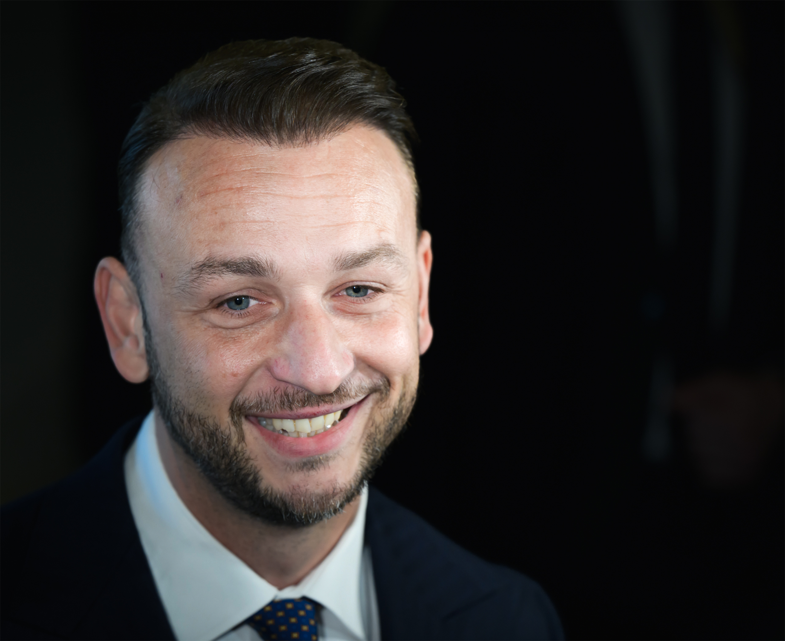 Neuveriteľné zlyhanie súdu zachránilo ministra Šutaja Eštoka pred exekúciou