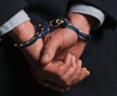Únia potichu prekračuje svoje právomoci, čím sa približuje k svojmu rozkladu