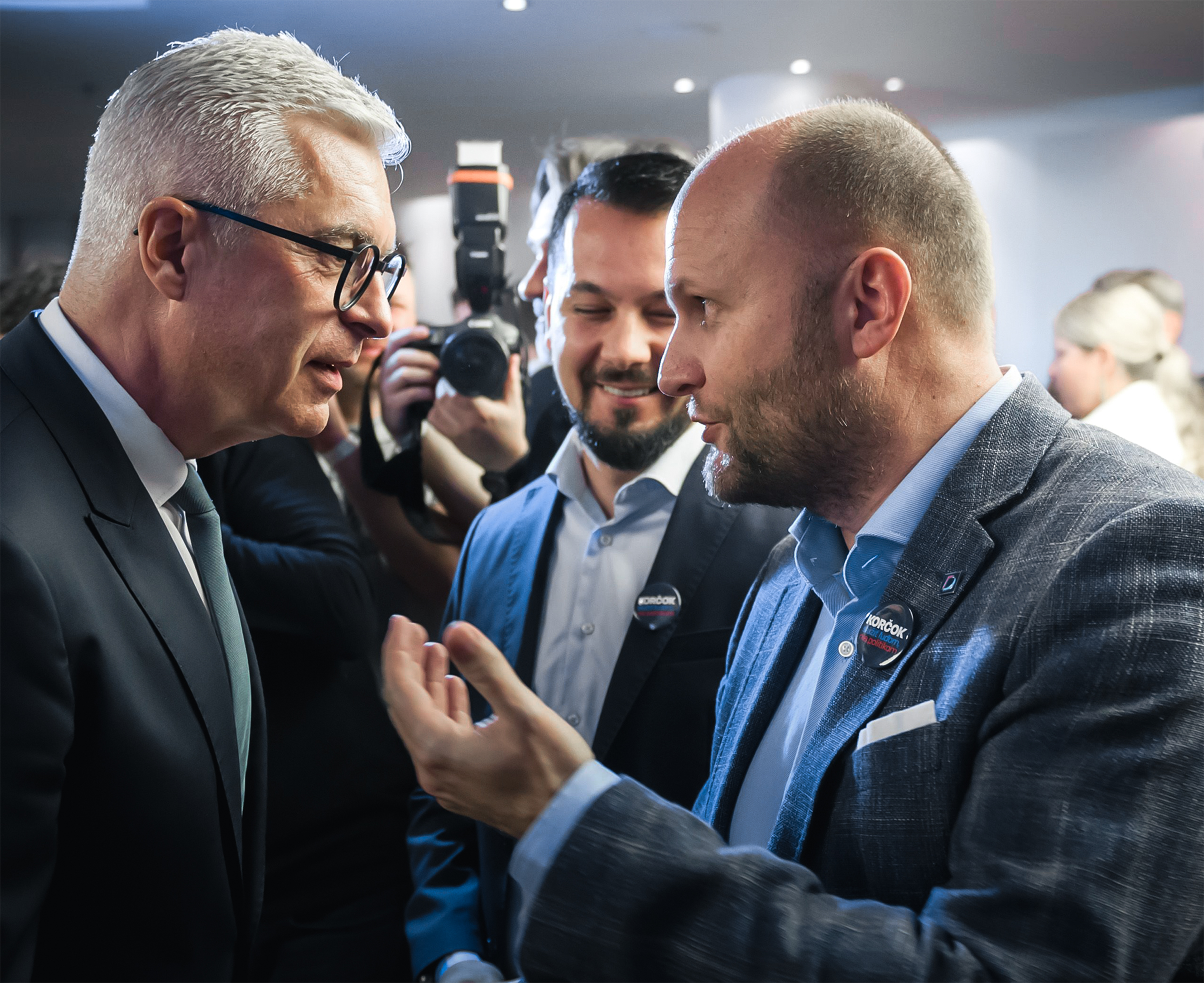 Naď sa do koalície s progresívcami neženie, nič iné mu zrejme nezostane
