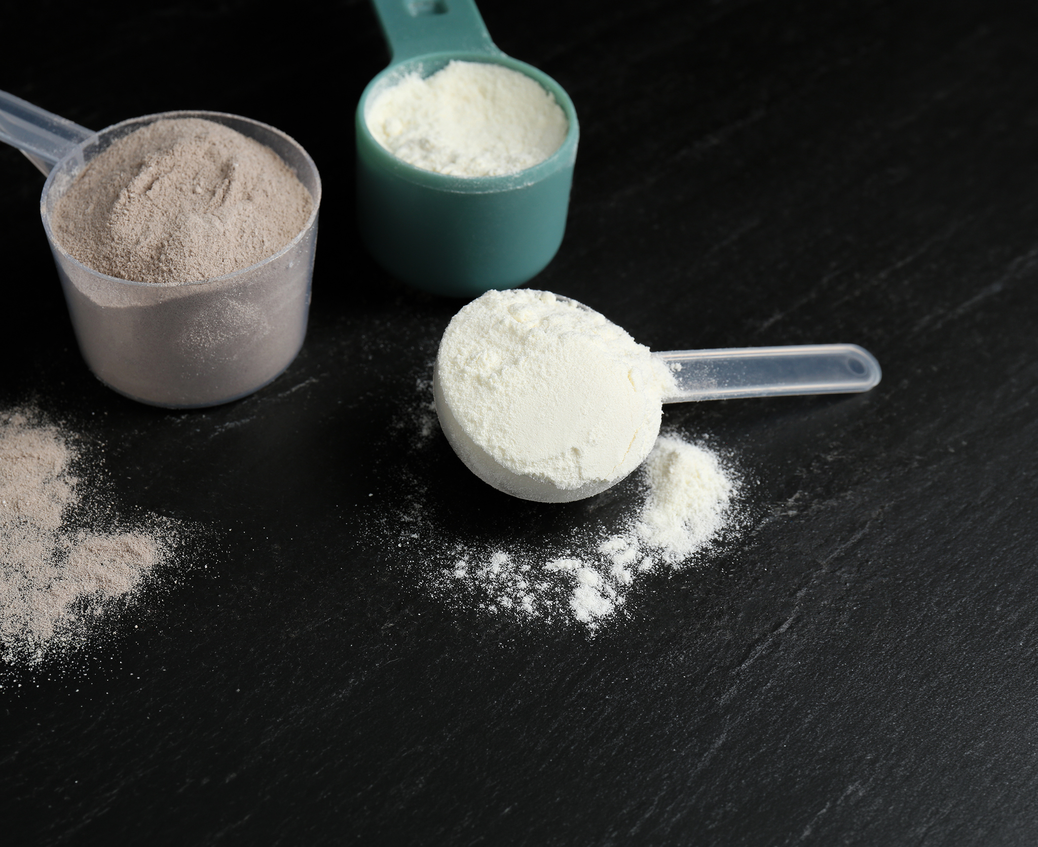 Proteíny: najviac sa oplatí srvátkový. Ktorý je vhodný na pečenie a kedy ich konzumovať?