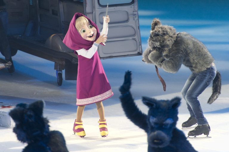 Máša a medveď na ľade.